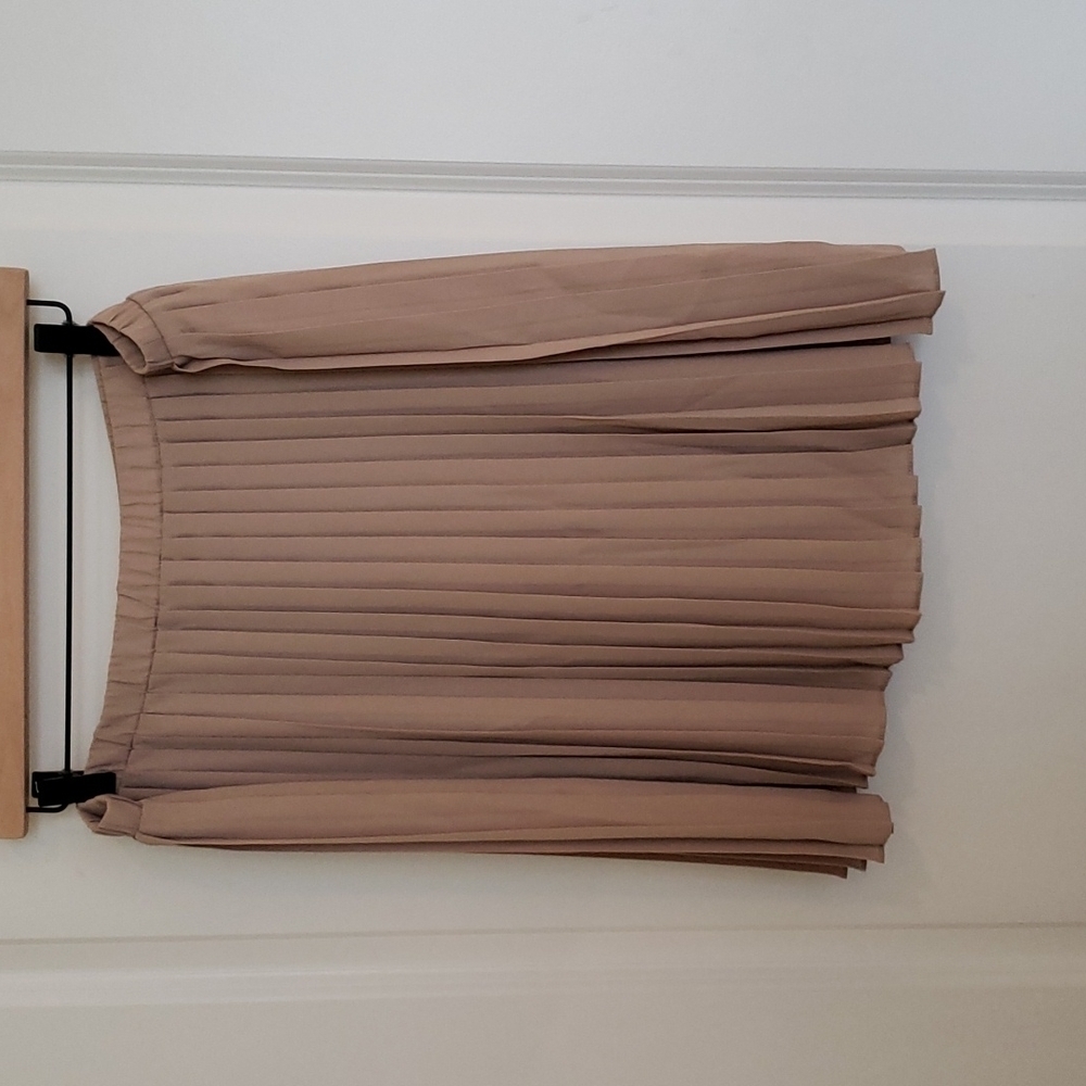 Max Studio Women's Pleated Skirt in Latte - Size XL